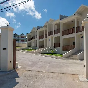 Luxury 2br Facing Beach W/pool #3 Montego Bay