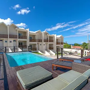 Luxury 2br Facing Beach W/pool #5 Montego Bay